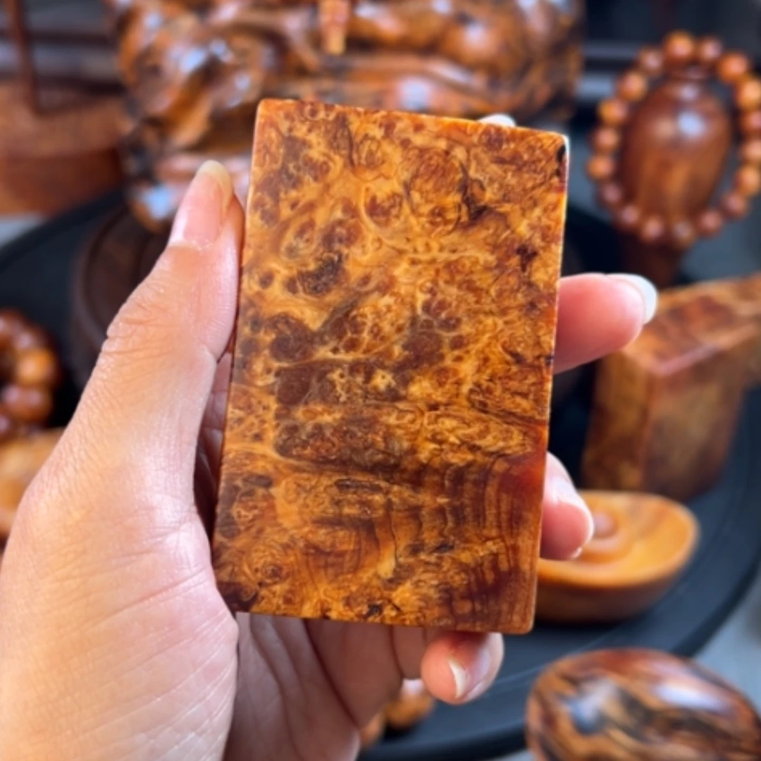 【闪购商品】松木（琥珀木）把件