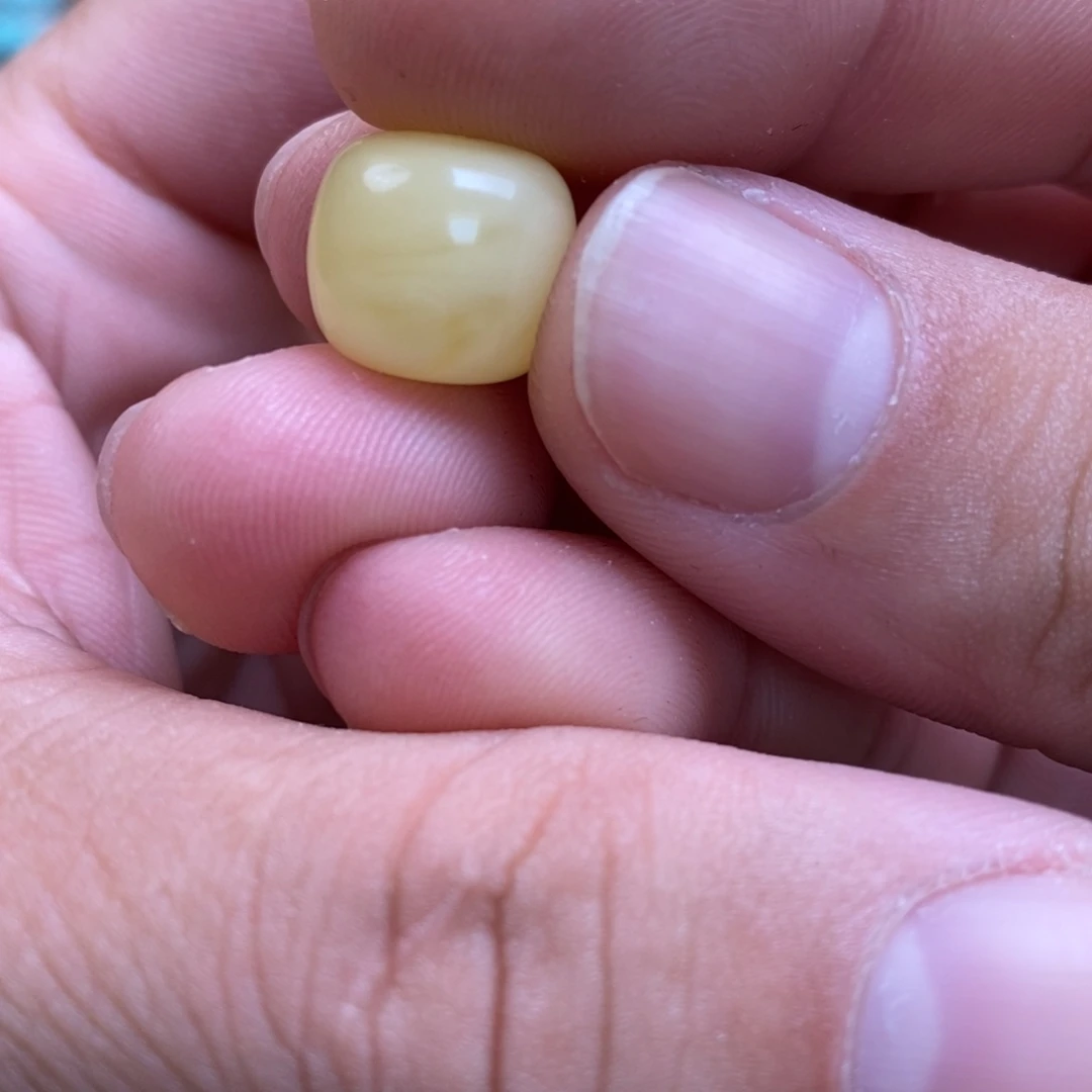 宏***力蜜蜡未镶嵌裸石配饰