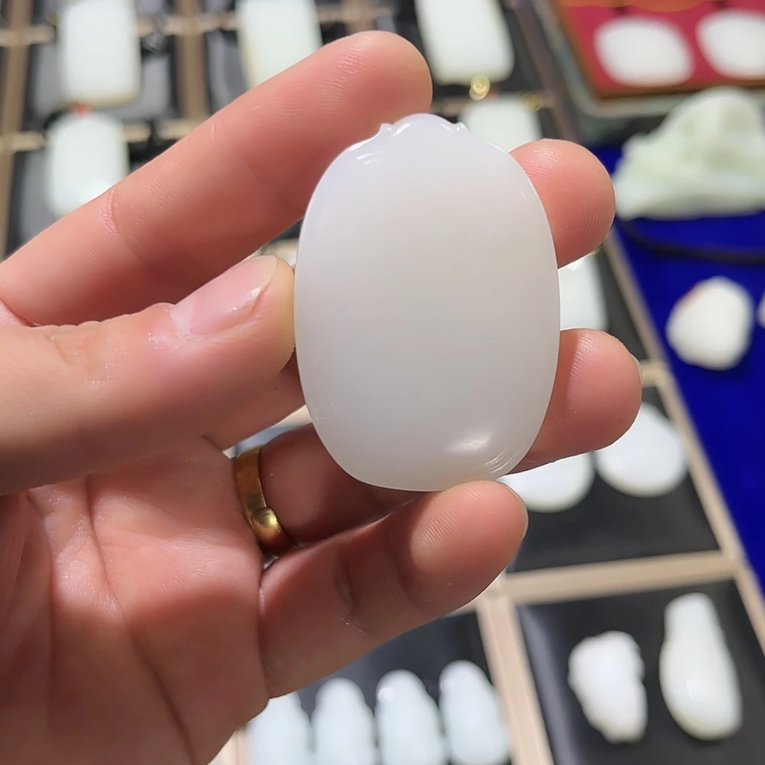 【闪购商品】颈饰未镶嵌和田玉