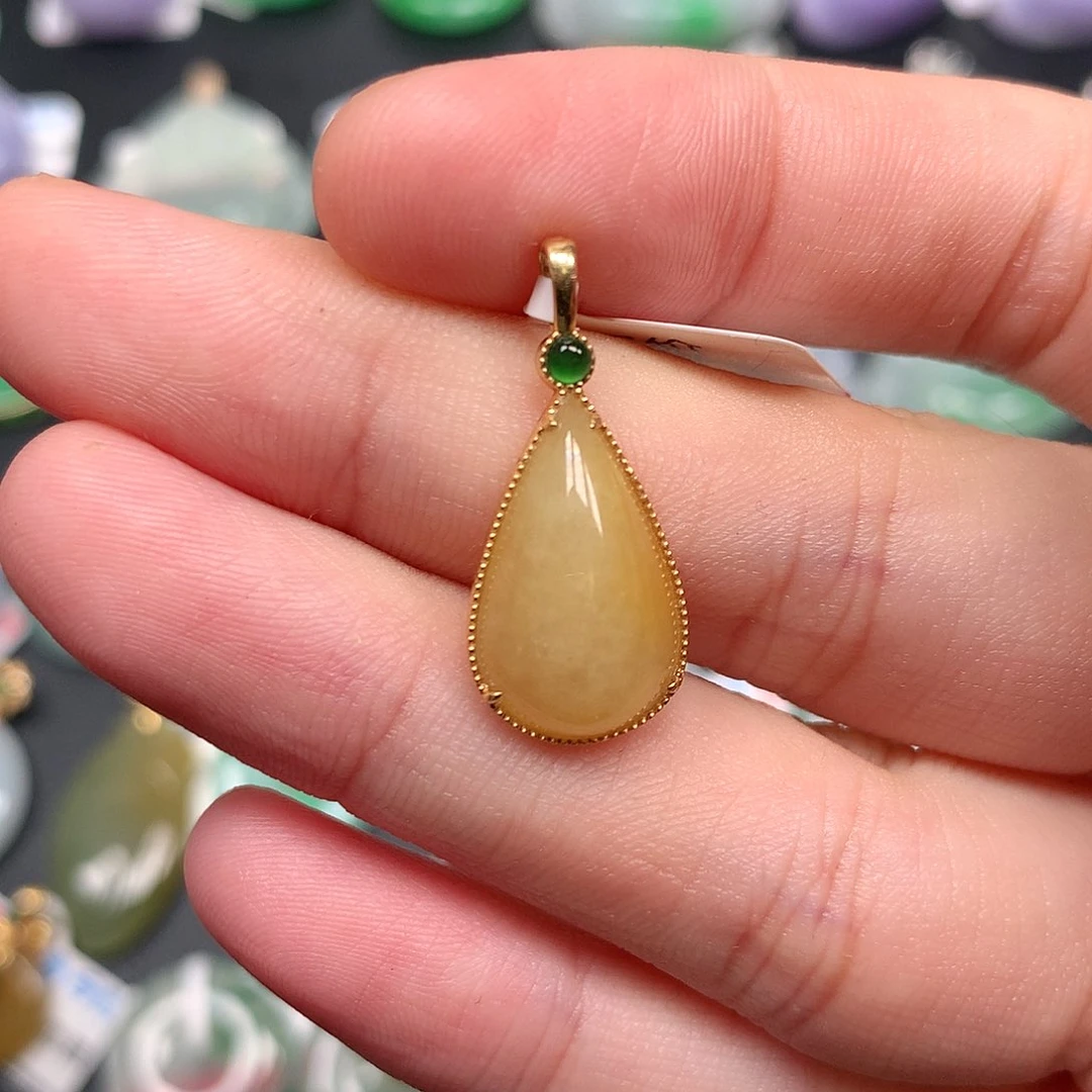 颈饰18K金镶嵌翡翠翡翠吊坠