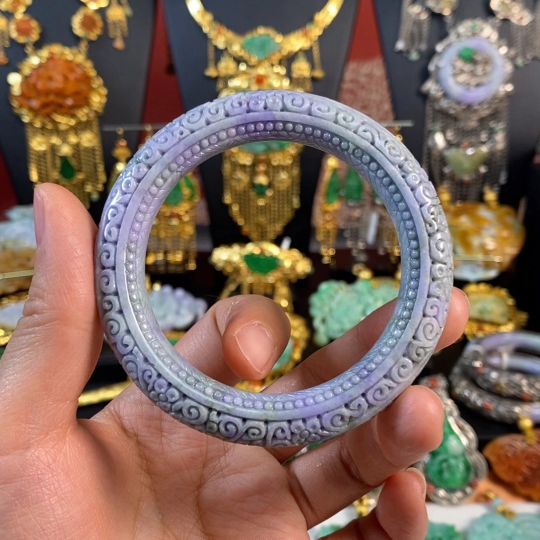 翡翠手镯未镶嵌手镯亏清