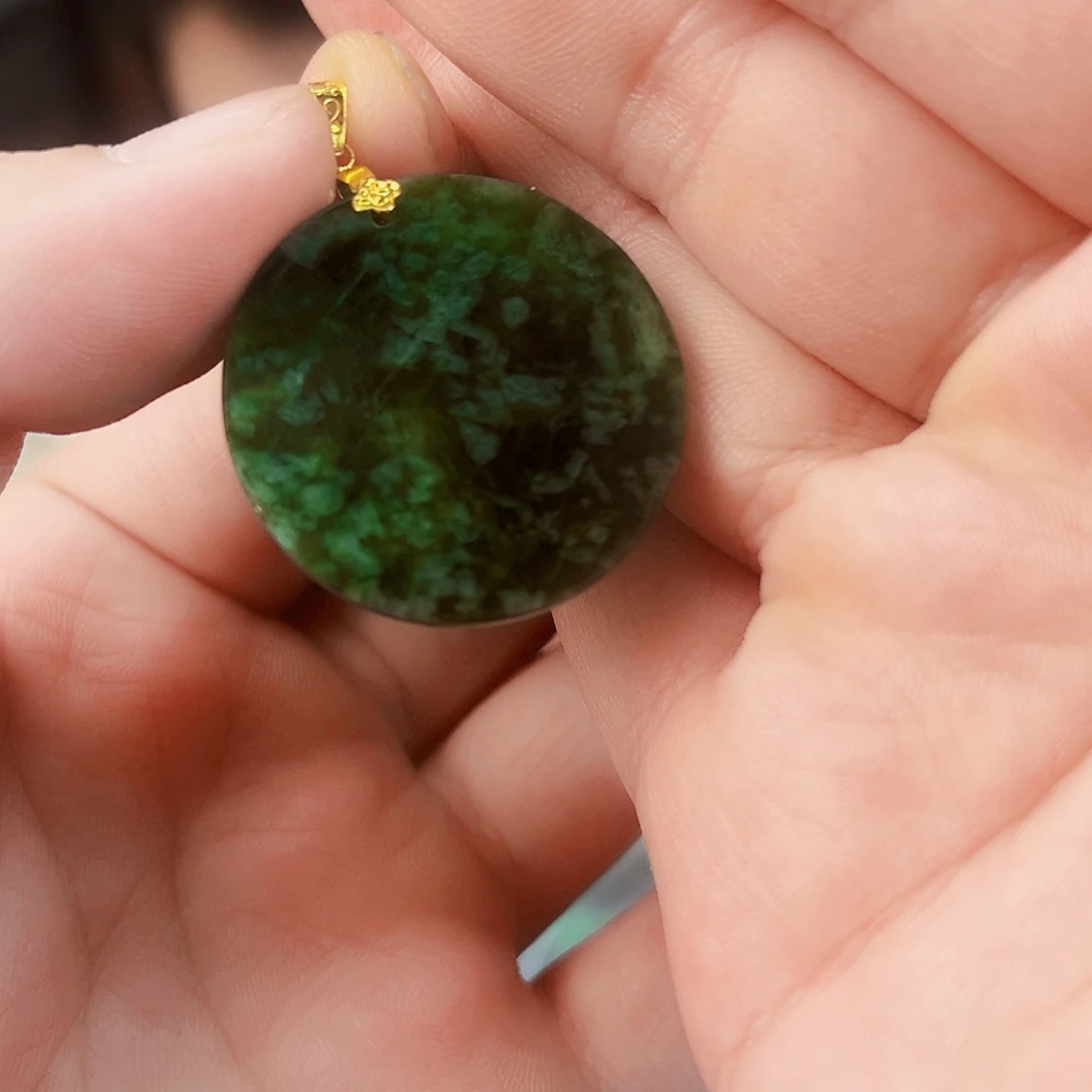 翡翠颈饰18K金镶嵌吊坠