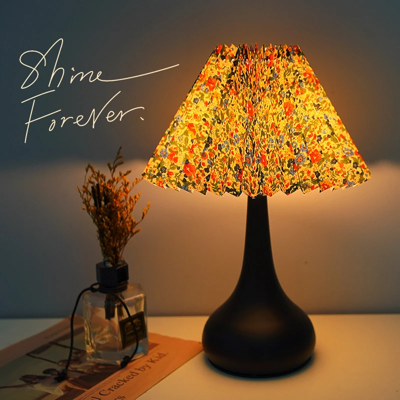 北欧式复古台灯卧室床头灯宿舍书桌书房高级感小夜灯台灯小台灯