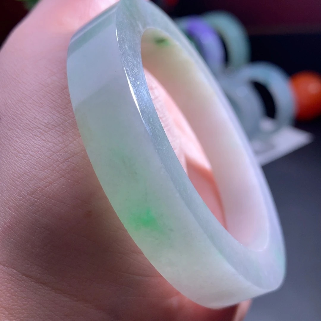 未镶嵌翡翠手镯定制翡翠