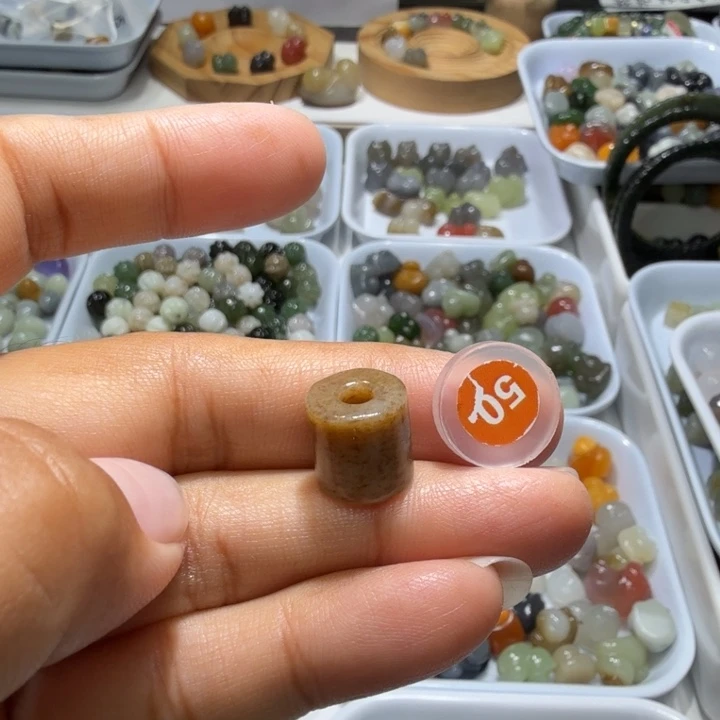 和田玉未镶嵌珠宝奇石