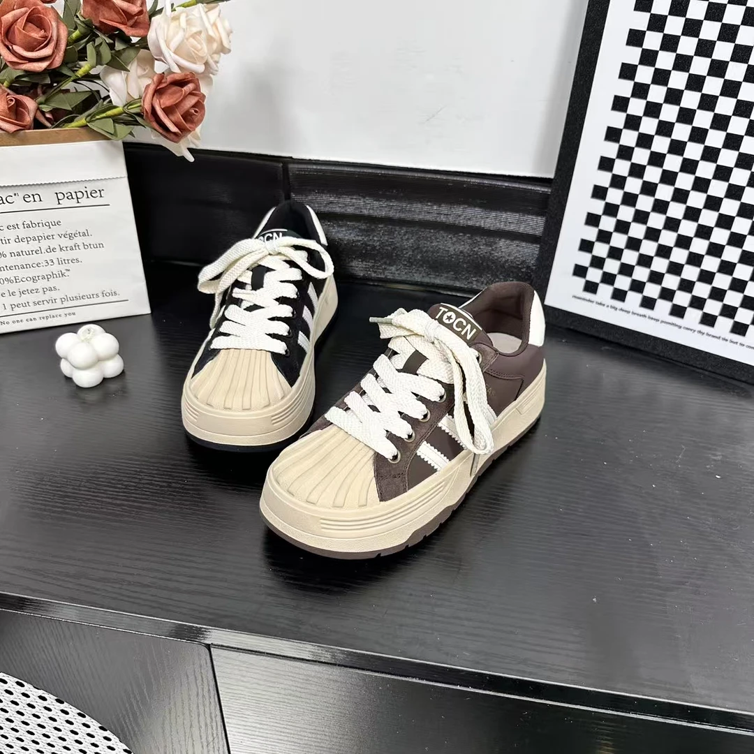 春季新品经典时尚百搭休闲贝壳头板鞋女鞋软底气质冷粘工艺2607