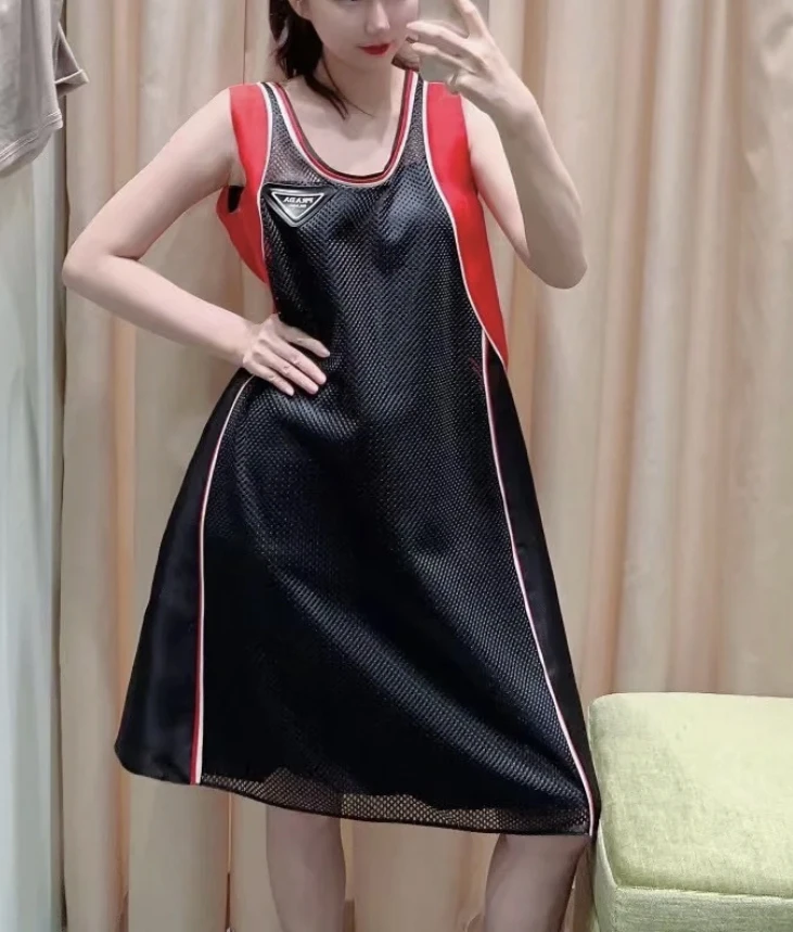 99新 Prada/普拉达 bb一二九七 桑蚕丝 三角标无袖连衣裙 36s码