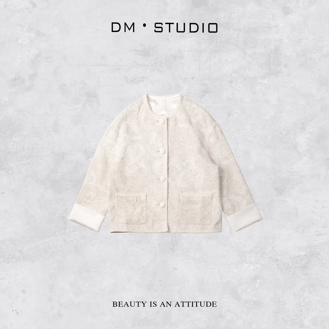 DEDM-DM•STUDIO/复古轻奢小众高级感刺绣排扣长袖外套（250395）