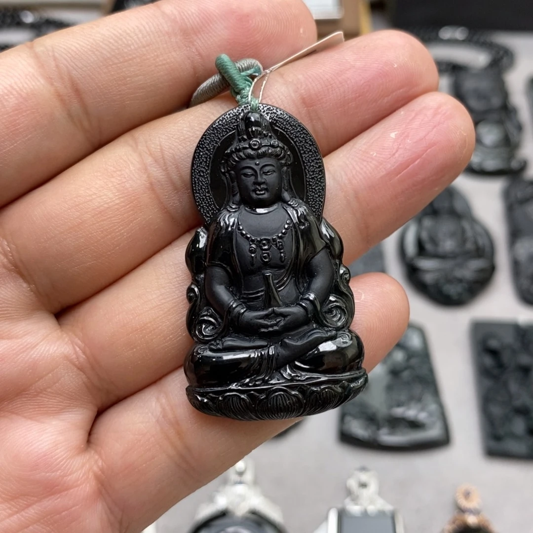 翡翠未镶嵌颈饰观音