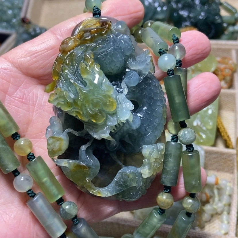 【闪购商品】未镶嵌蛇纹石玉颈饰無****?