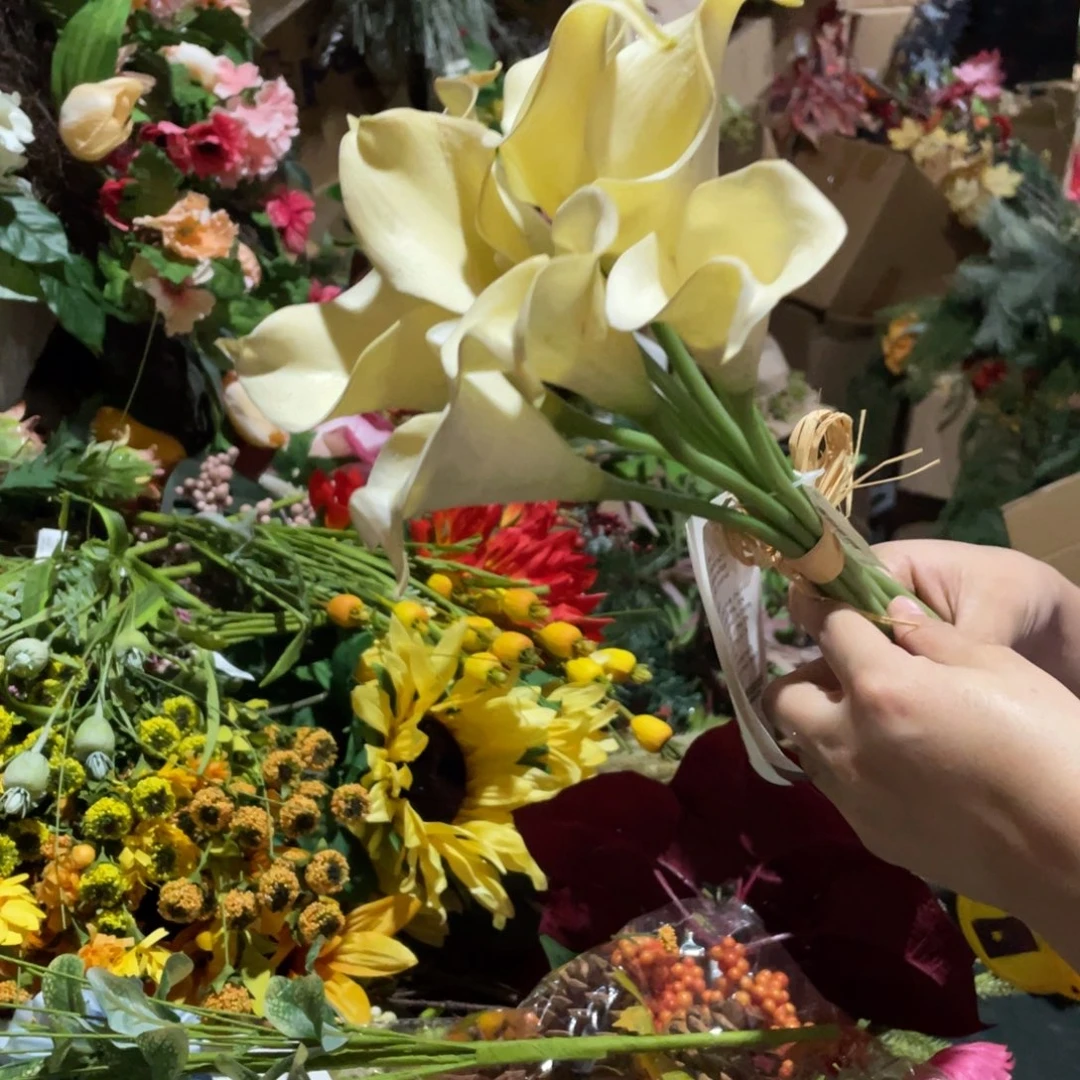 暗***茸陶瓷花瓶，仿真绿植。