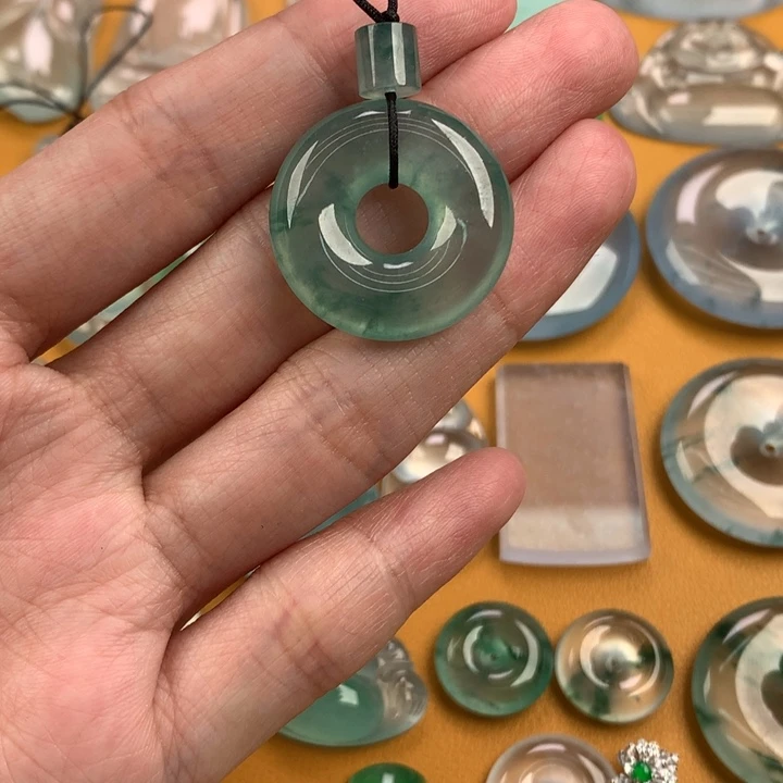 颈饰未镶嵌翡翠….