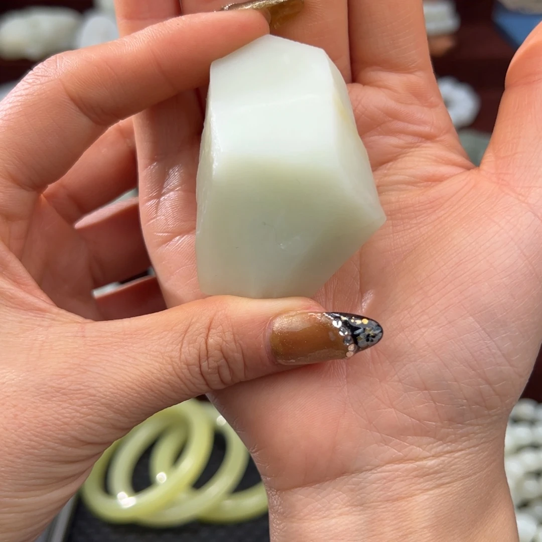 和田玉未镶嵌珠宝半成品