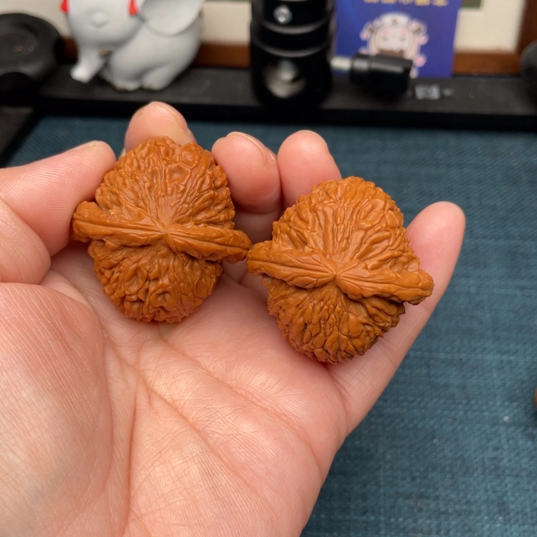 把件文玩核桃红皮球白40