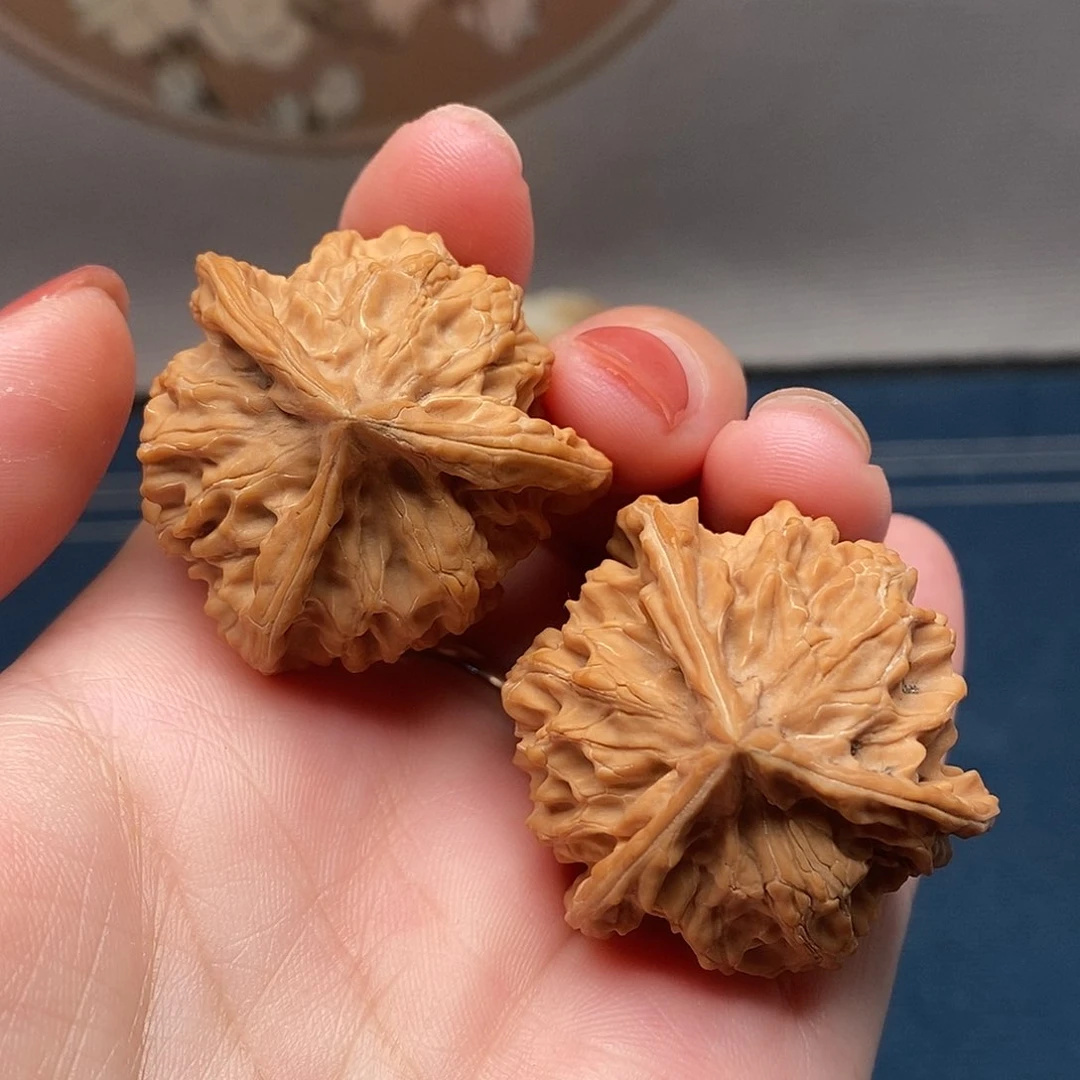 灵***雯文玩核桃把件8盘山三棱36.5