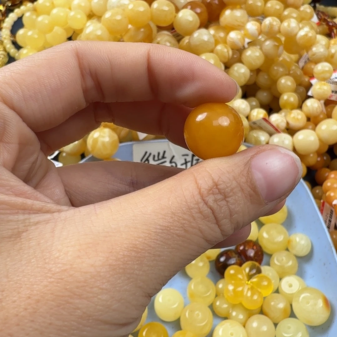 琥珀未镶嵌珠宝奇石