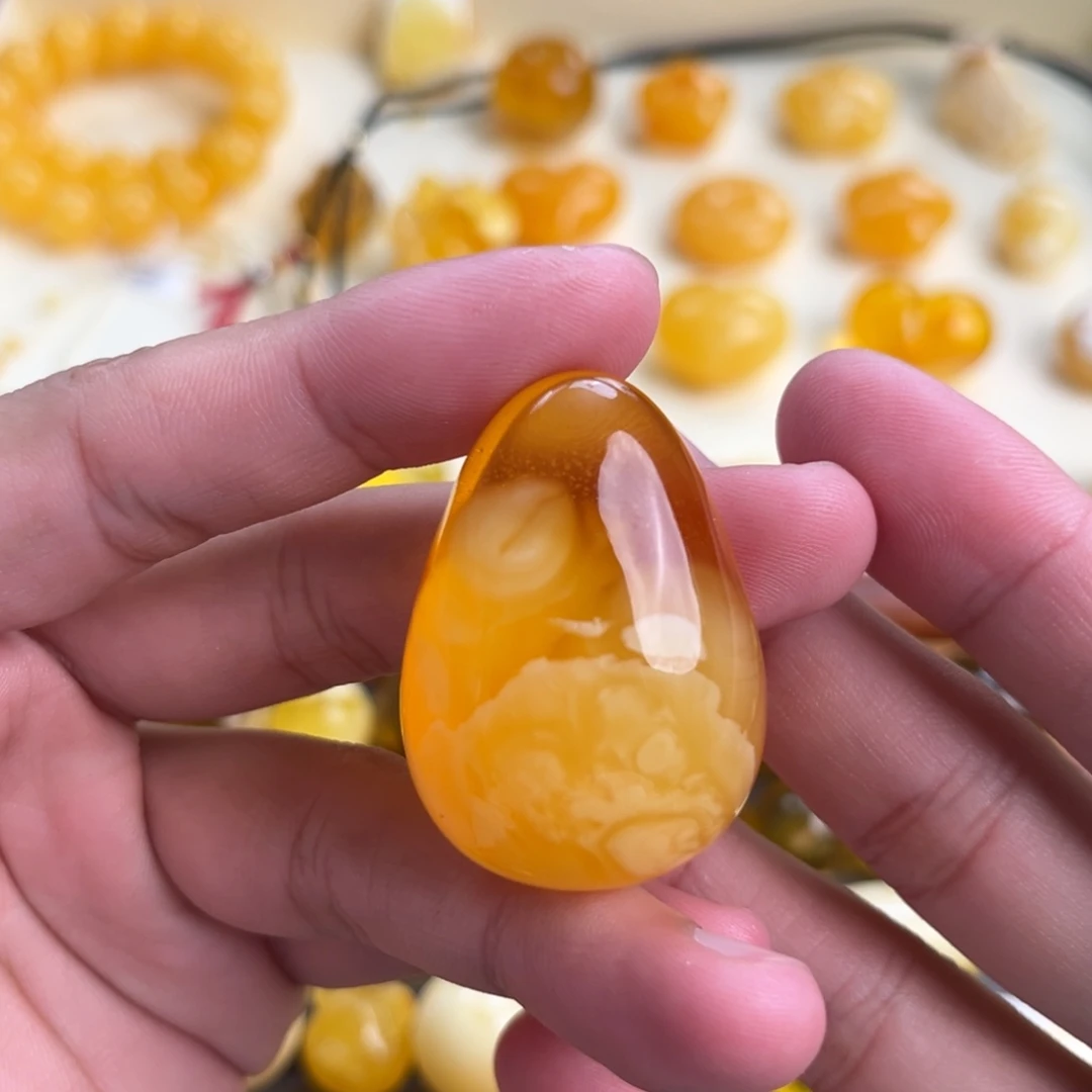 琥珀未镶嵌珠宝奇石