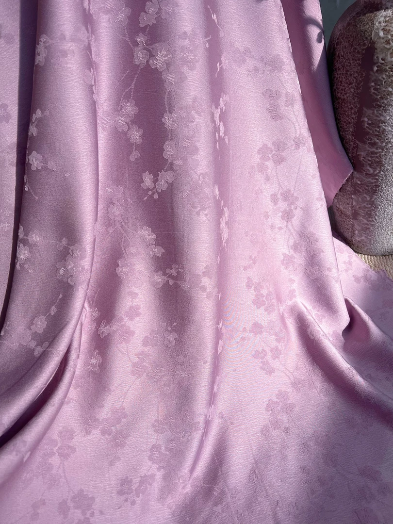 《洛神紫梅》 宽幅1.5米/柔花缎梅花提花面料 满2米包邮