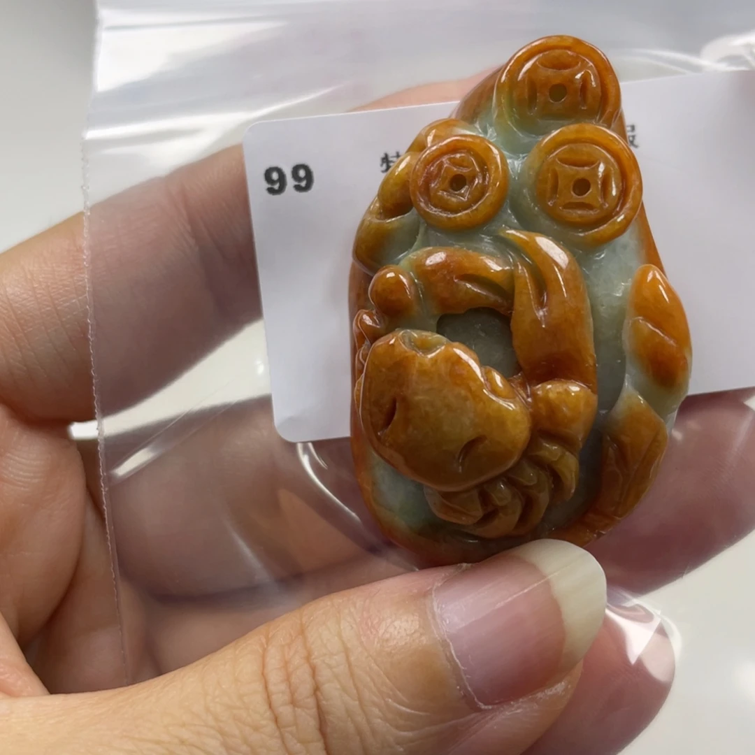 翡翠未镶嵌颈饰牌子