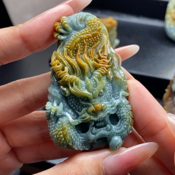 定制翡翠未镶嵌龙牌