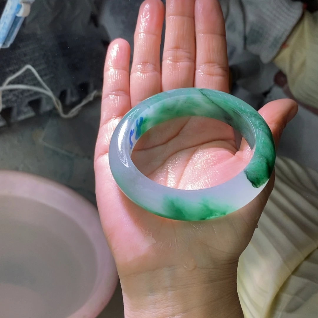 海***9石英质玉（非洲翠）未镶嵌手镯定制