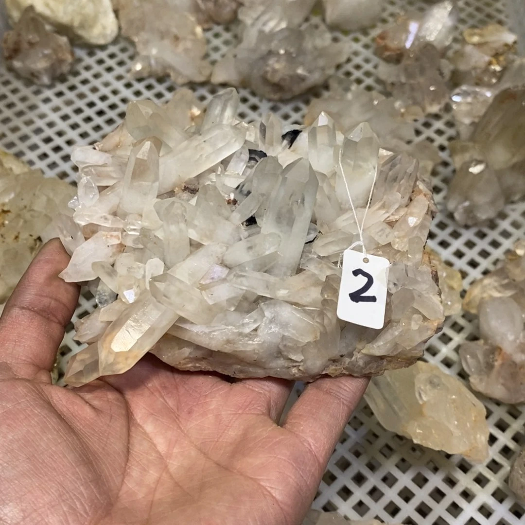 水晶水晶原石摆件未镶嵌好**?