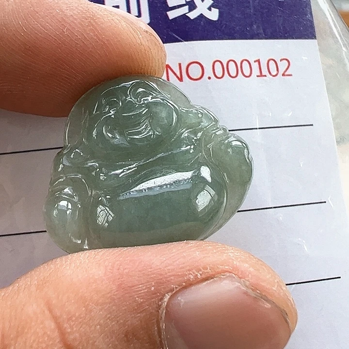 翡翠未镶嵌颈饰咸**生