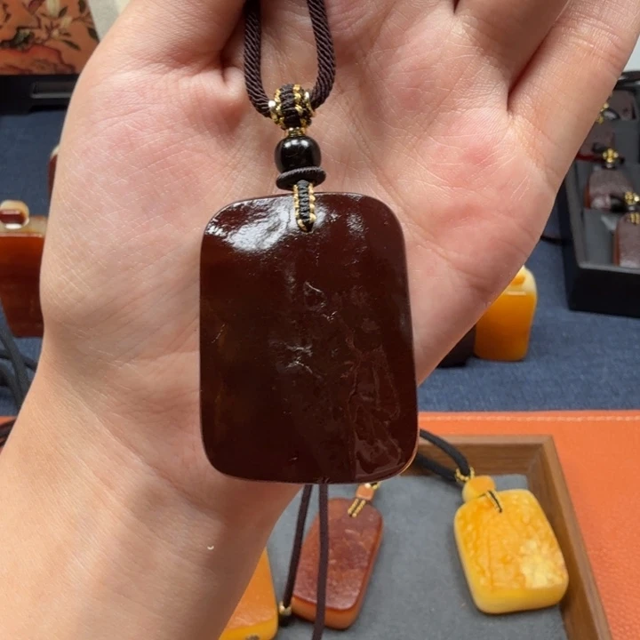 蜜蜡未镶嵌吊坠(赠链)