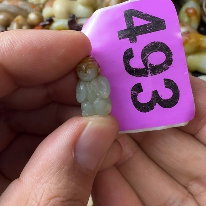 春***年和田玉未镶嵌颈饰