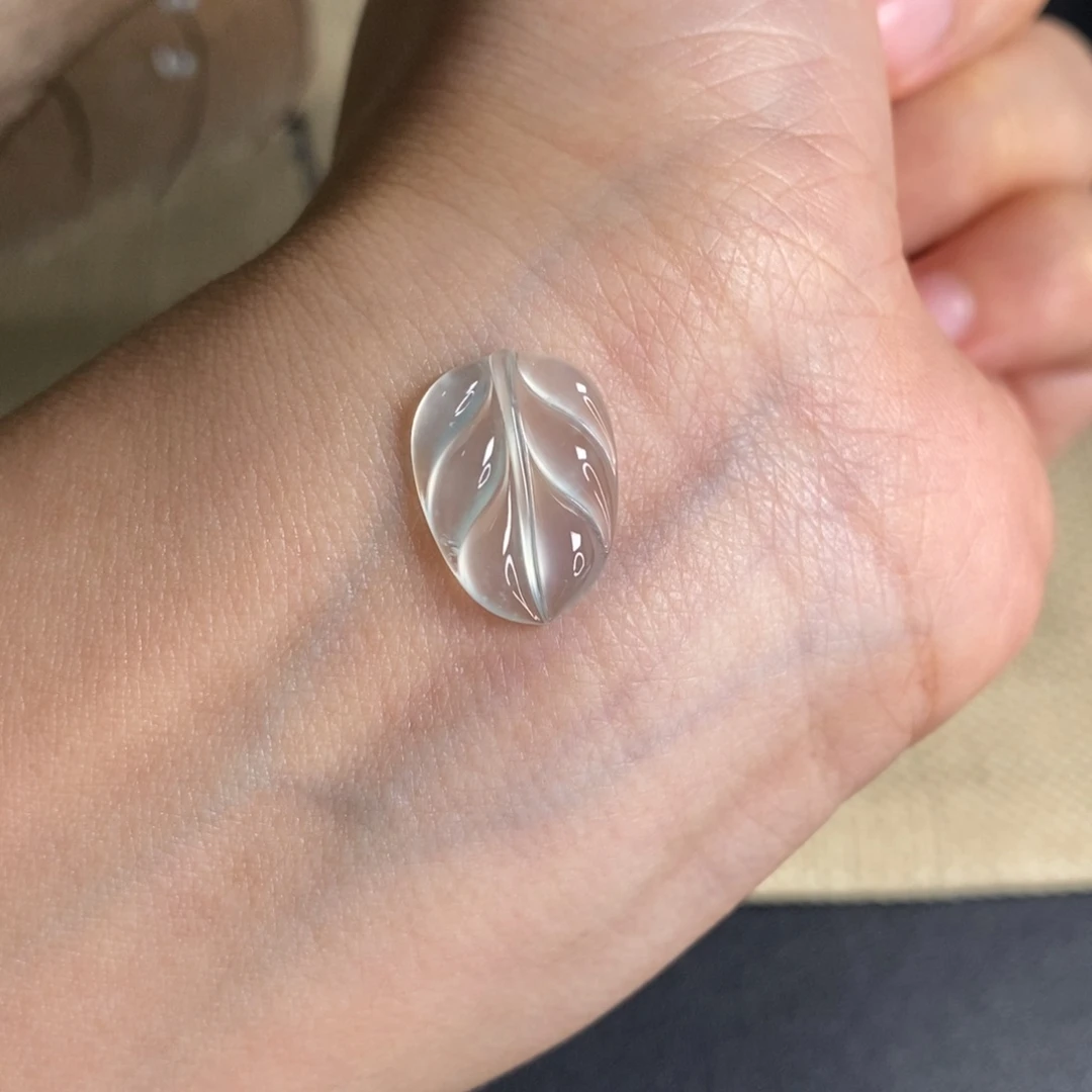 翡翠未镶嵌颈饰叶子