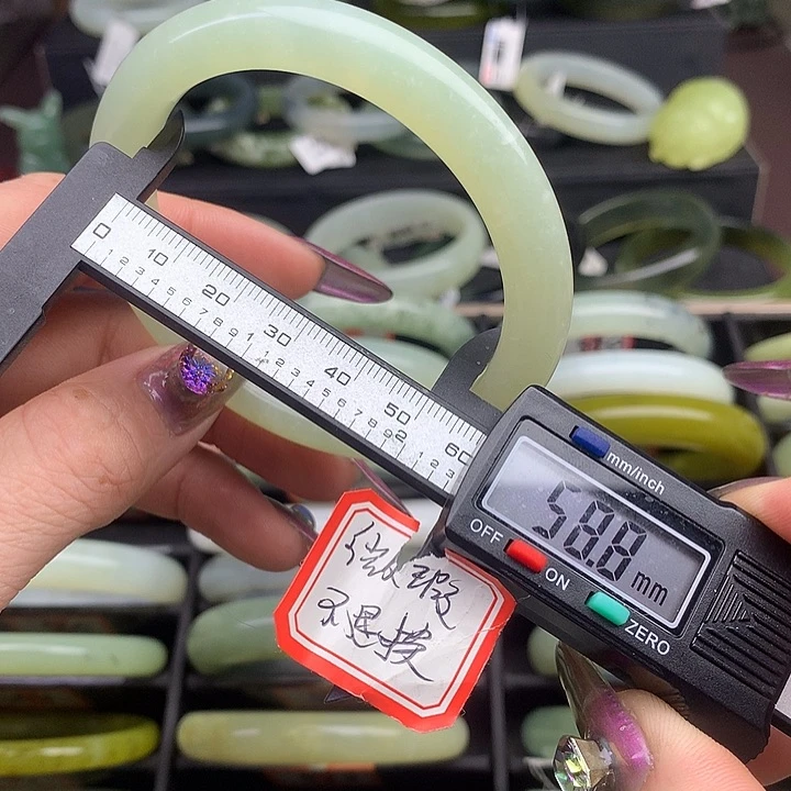 蛇纹石玉手镯未镶嵌567