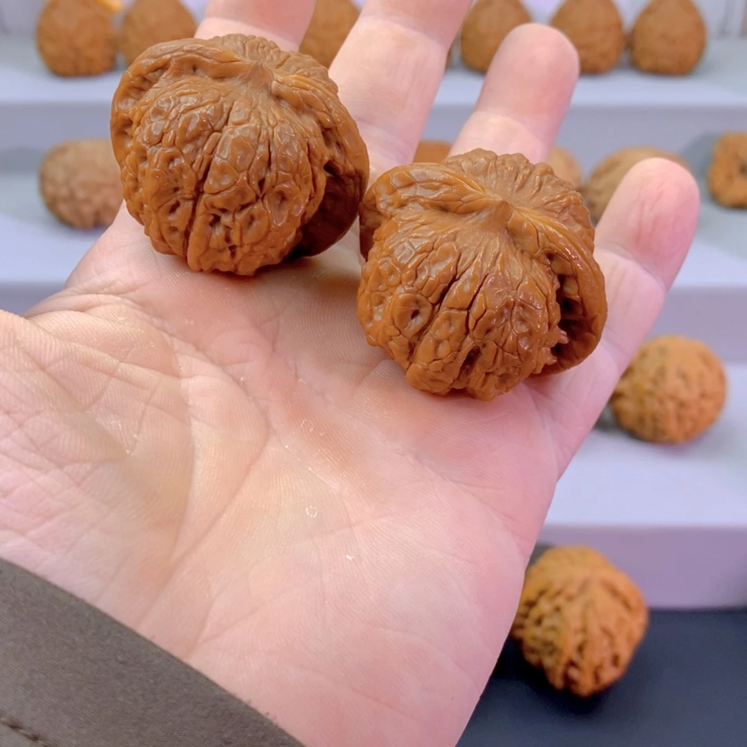 文玩核桃把件42全品血麒麟