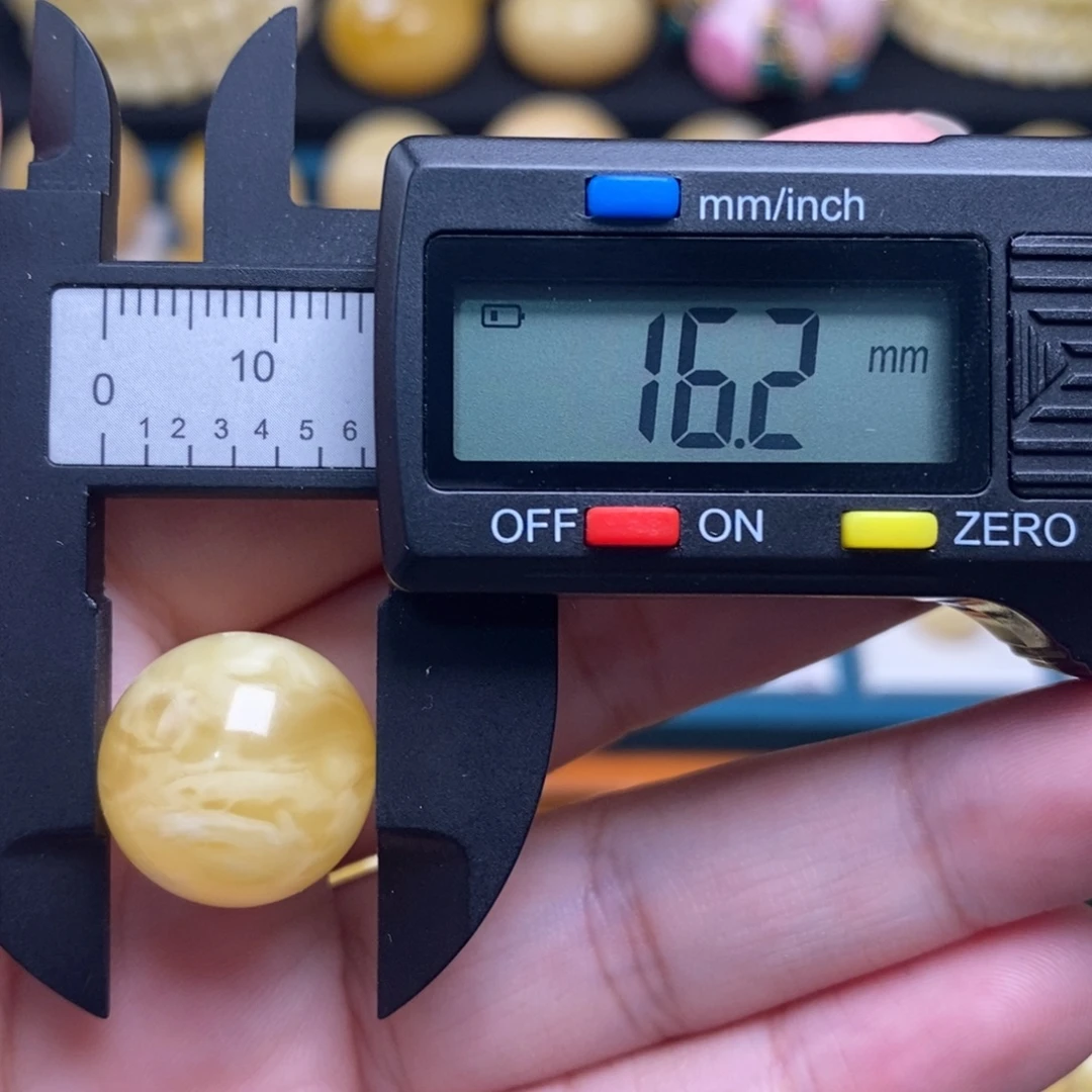 蜜蜡未镶嵌珠宝奇石