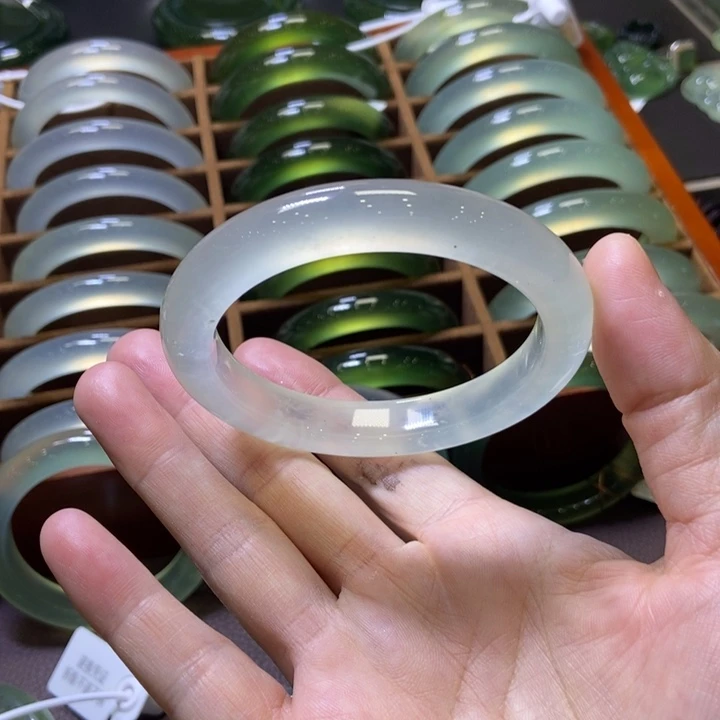 蛇纹石玉未镶嵌手镯58
