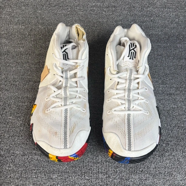 42.5码 Kyrie 4 篮球鞋 鞋帮破损 无鞋垫