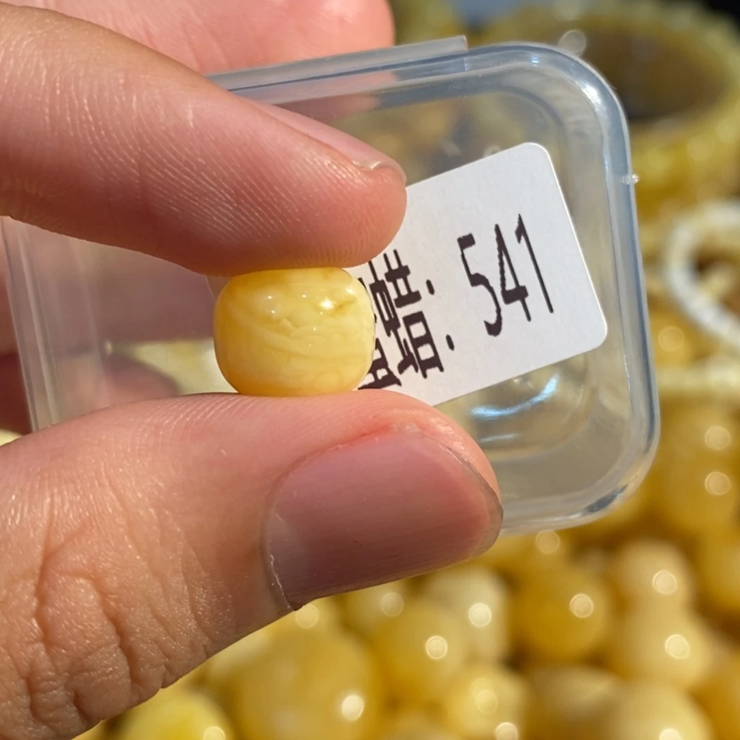 琥珀未镶嵌珠宝奇石541