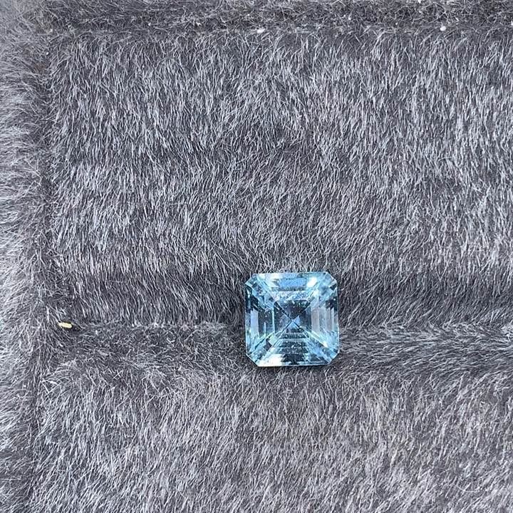 海蓝宝石笔搁未镶嵌用****21.3克拉