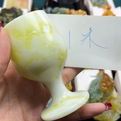 岫玉挂件未镶嵌猕***姐挂件