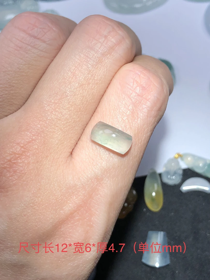 缅甸纯天然A货翡翠马鞍