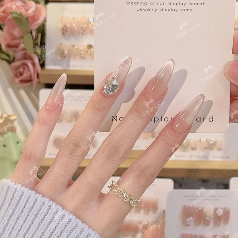 【追光带钻】裸色带钻渐变猫眼穿戴甲新款高级感美甲INS风百搭日常