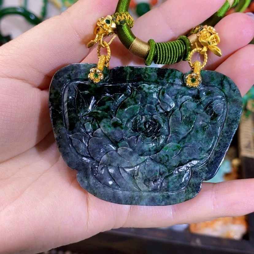 【闪购商品】翡翠未镶嵌颈饰吊坠