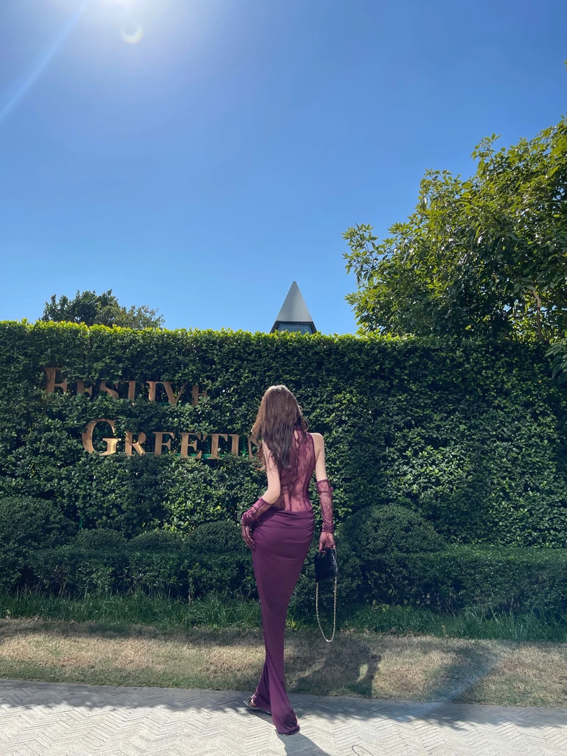 ChiclyNana 欧美风挂脖连衣裙蕾丝拼接性感深V生日宴会露肩轻礼服