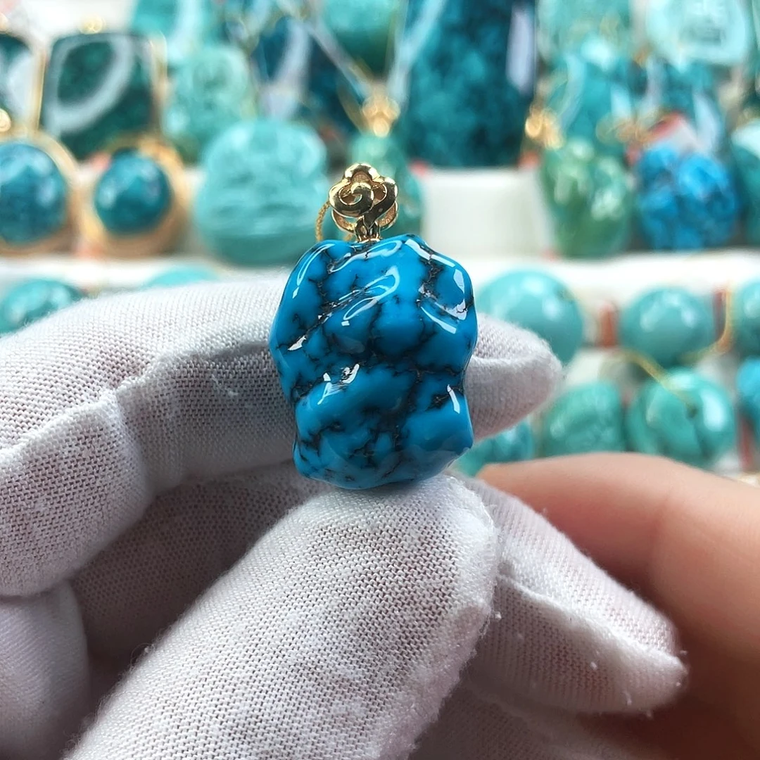 绿松石18K金镶嵌车挂