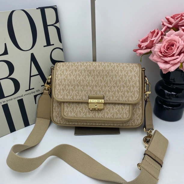 95新 MICHAELKORS/迈克高仕 18009 Mk斜挎包