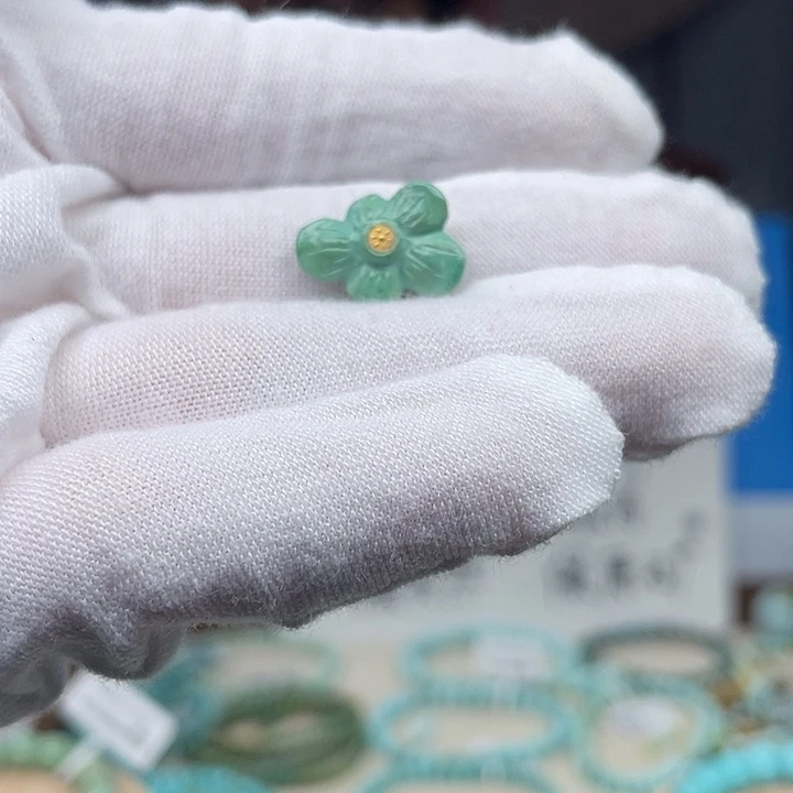 南红玛瑙未镶嵌珠宝奇石