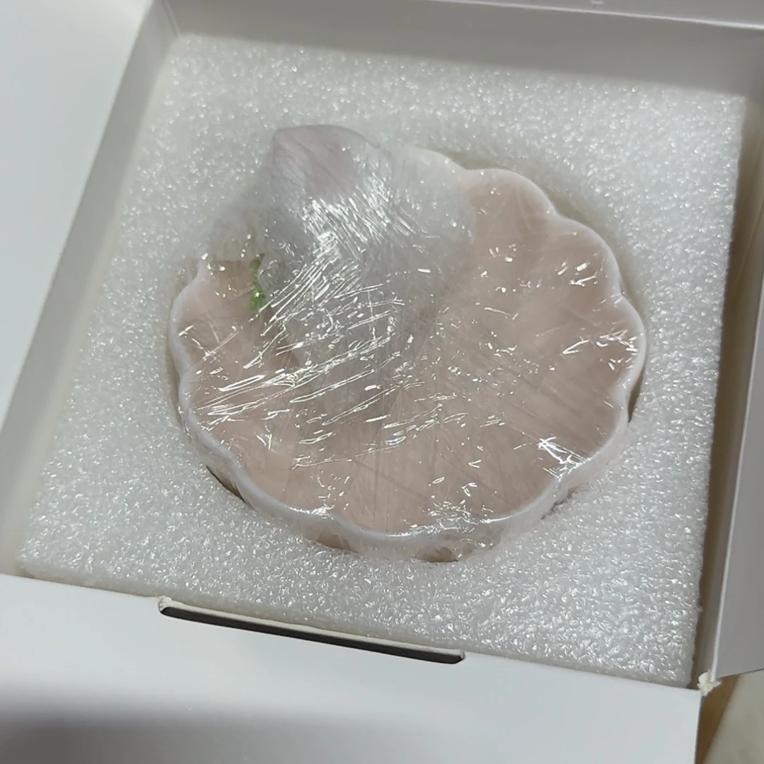 微瑕疵介意勿拍陶瓷器皿M050带盒子