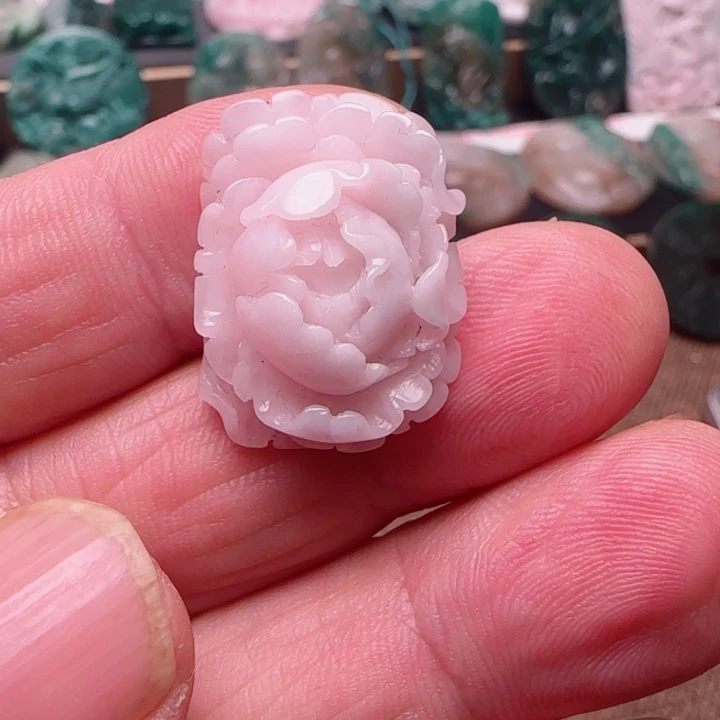 独山玉未镶嵌颈饰