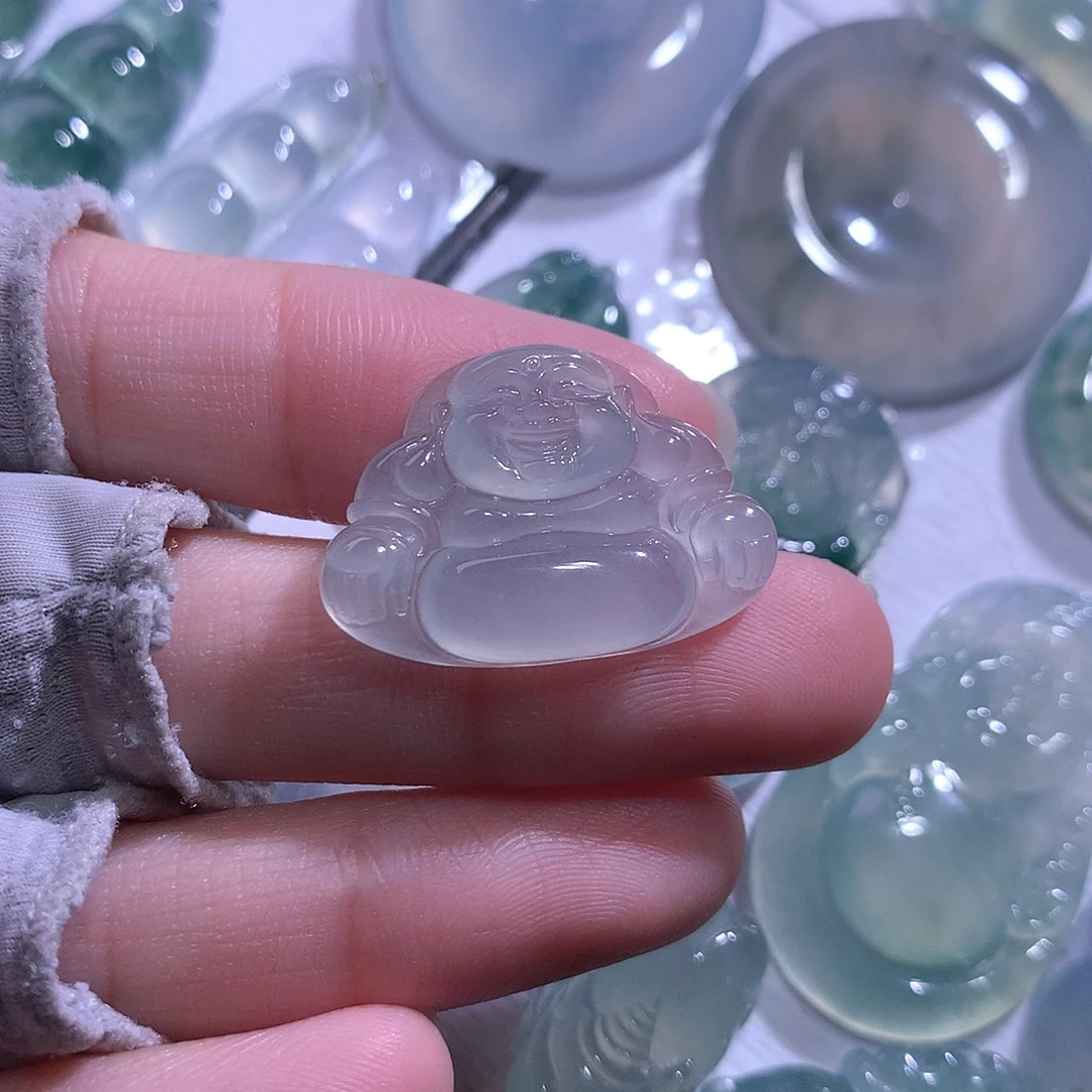颈饰未镶嵌翡翠佛