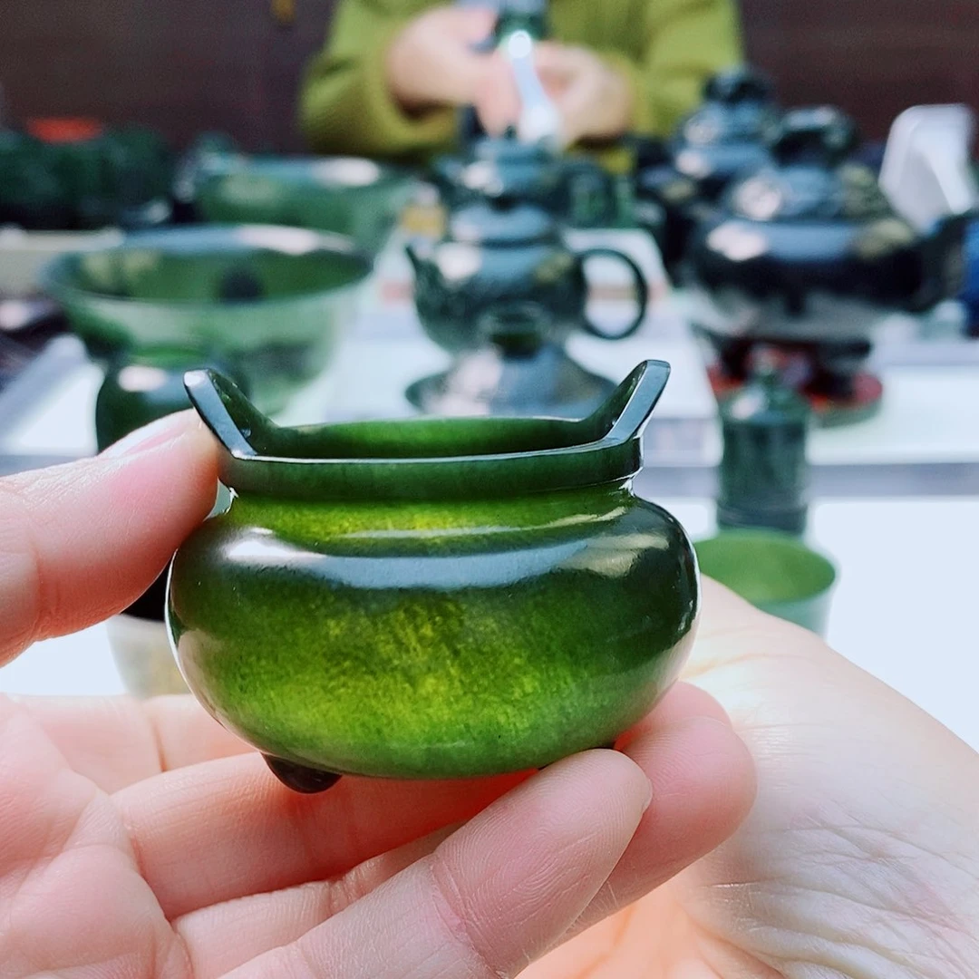 未镶嵌和田玉摆件