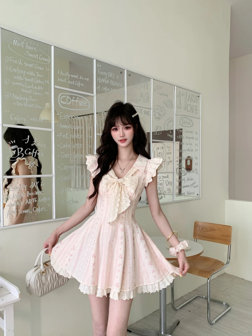 越韩小鱼 南法少女 法式甜美少女风小飞袖蝴蝶结粉色碎花连衣裙夏